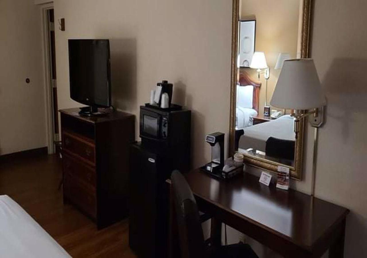 Auburn Place Hotel & Suites Кейп-Жирардо Экстерьер фото